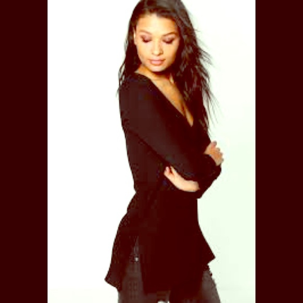 Boohoo ribbed Vneck